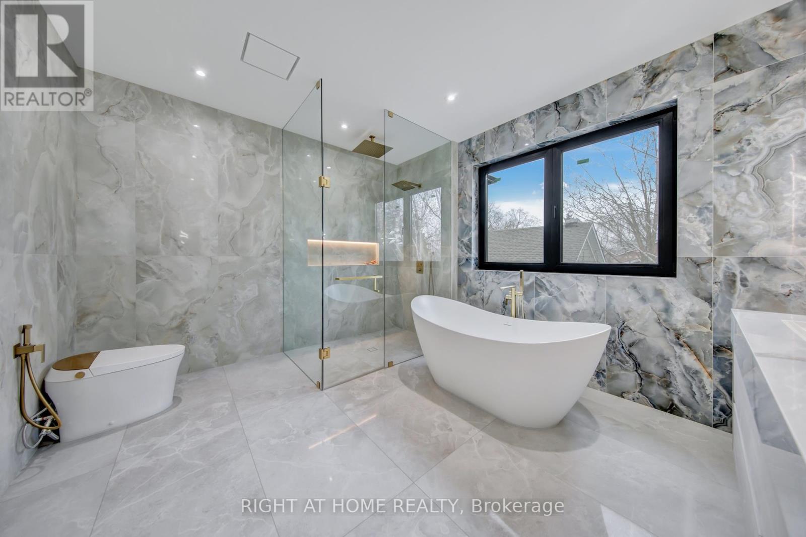 84 Mosley Street, Aurora, Ontario  L4G 1H1 - Photo 32 - N13002254