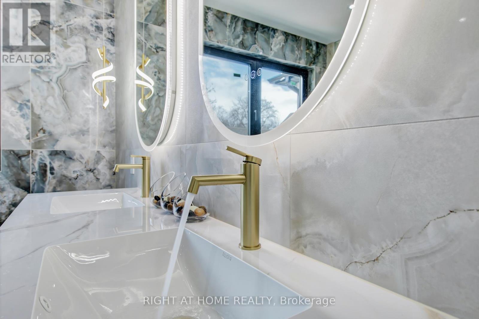 84 Mosley Street, Aurora, Ontario  L4G 1H1 - Photo 34 - N13002254