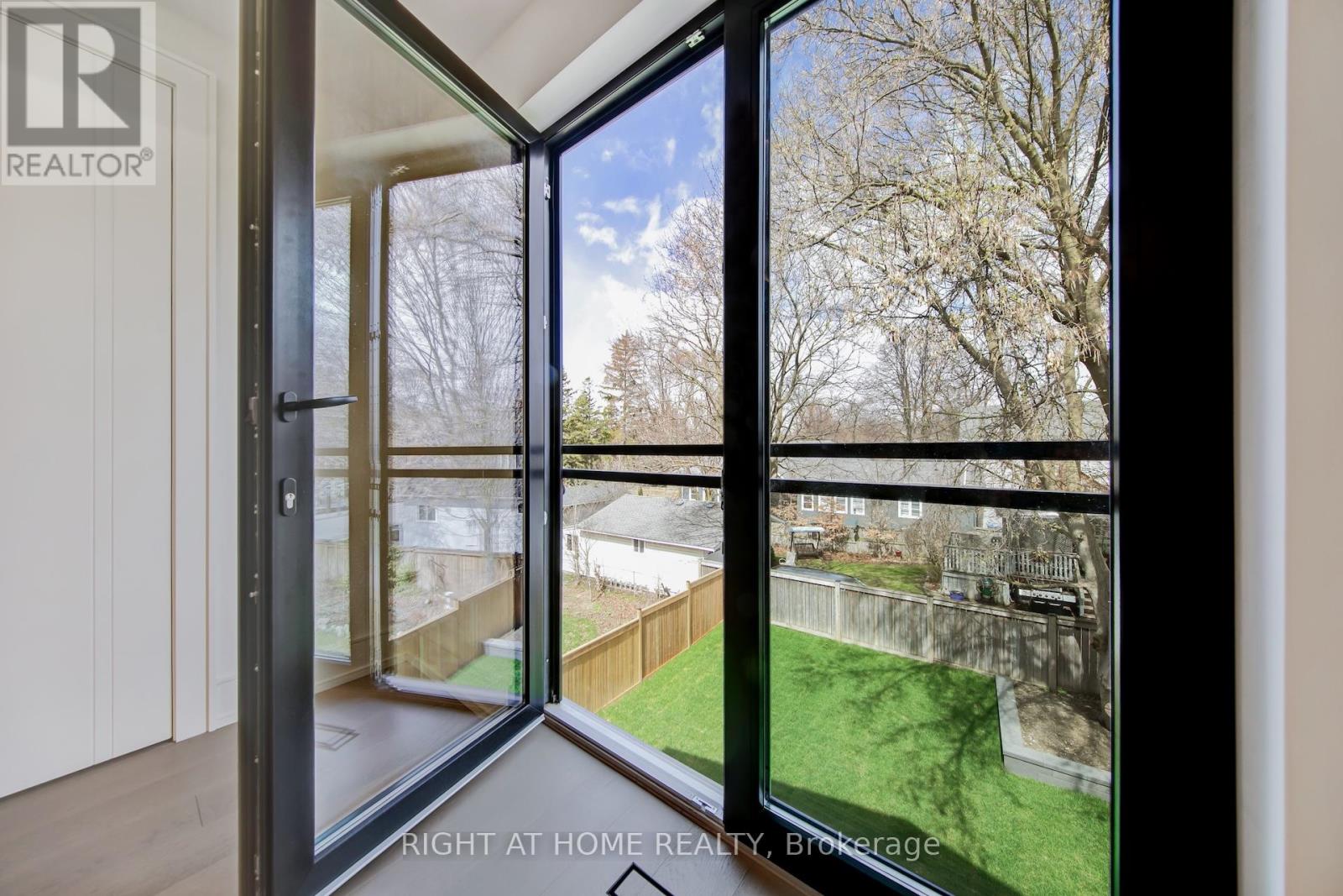 84 Mosley Street, Aurora, Ontario  L4G 1H1 - Photo 38 - N13002254