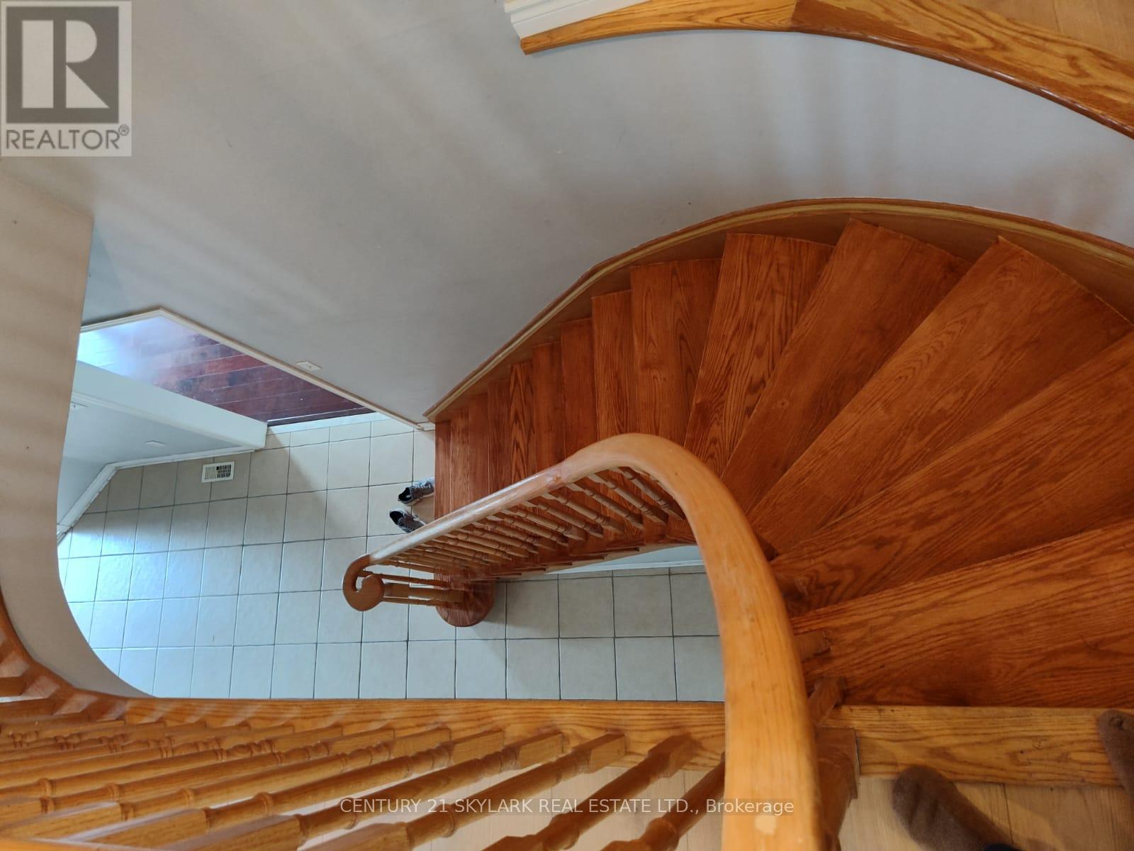 15 Surrey Drive, Barrie, Ontario  L4M 0C5 - Photo 13 - S13033438