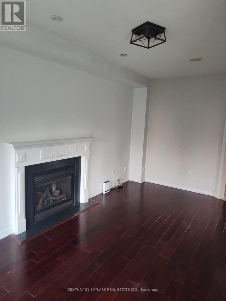 15 Surrey Drive, Barrie, Ontario  L4M 0C5 - Photo 2 - S13033438