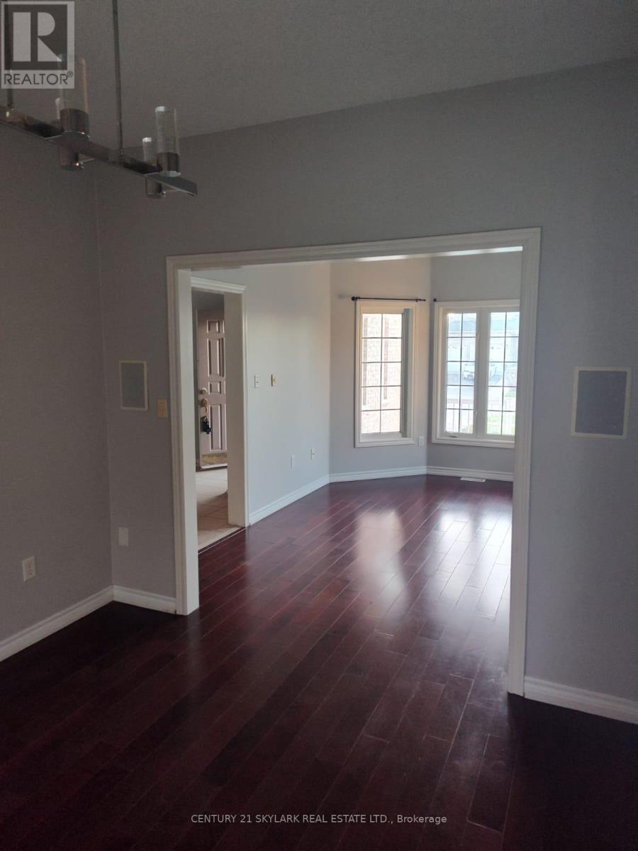 15 Surrey Drive, Barrie, Ontario  L4M 0C5 - Photo 3 - S13033438