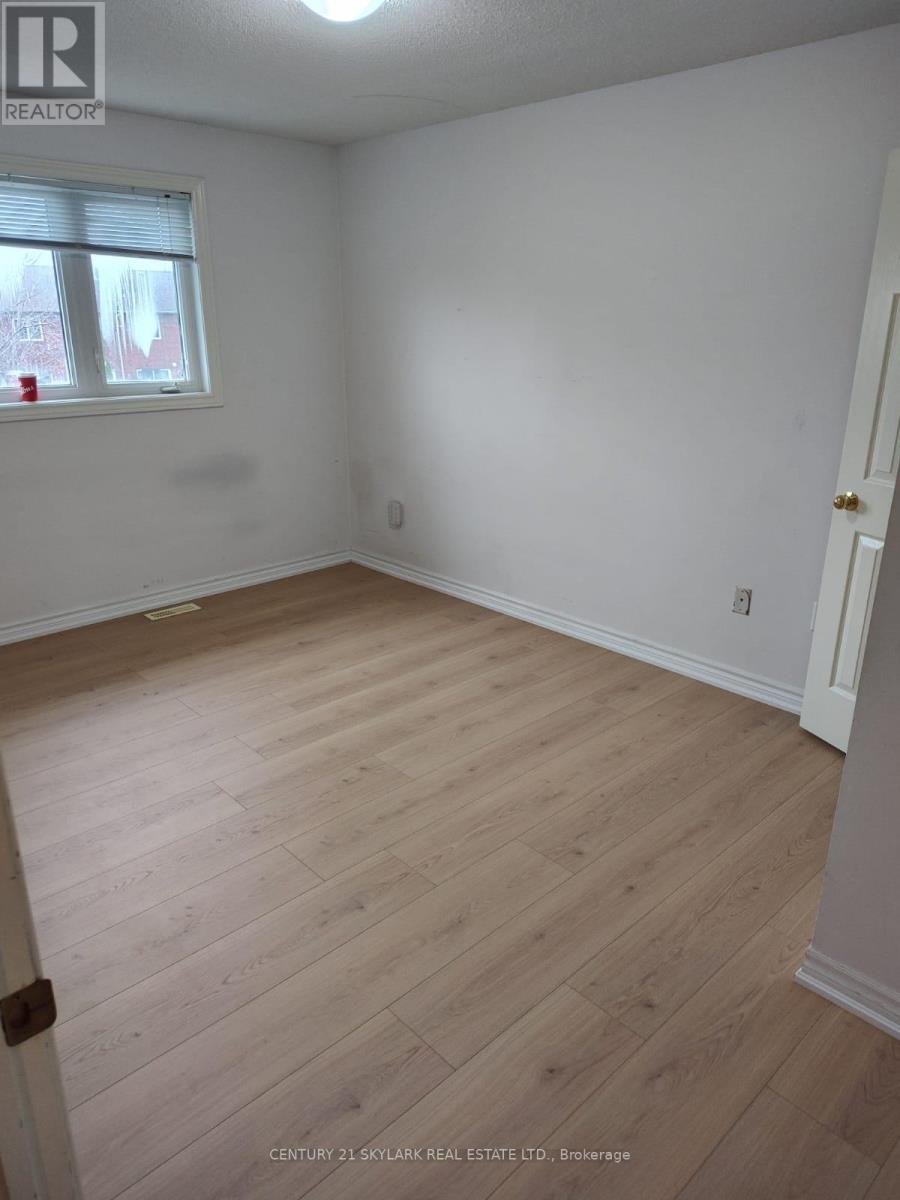 15 Surrey Drive, Barrie, Ontario  L4M 0C5 - Photo 7 - S13033438