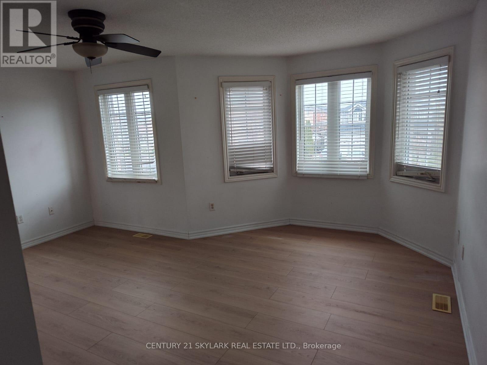 15 Surrey Drive, Barrie, Ontario  L4M 0C5 - Photo 9 - S13033438