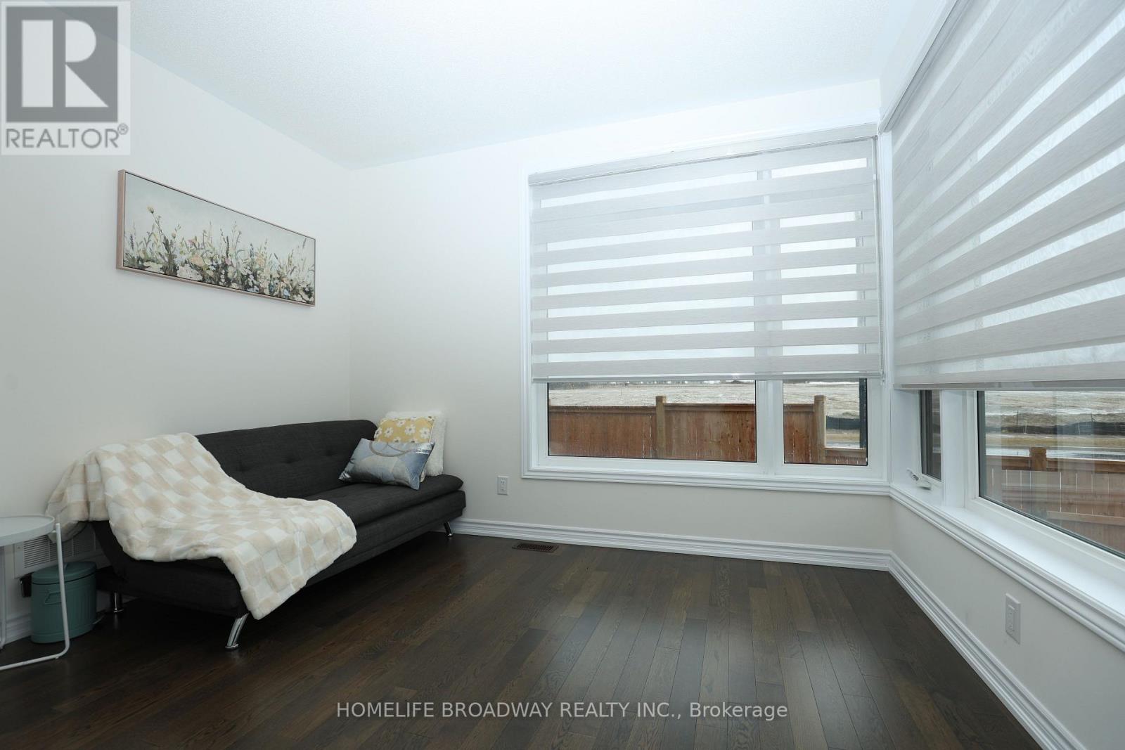 2 Rosannie Circle, Wasaga Beach, Ontario  L9Z 0N4 - Photo 3 - S13033440