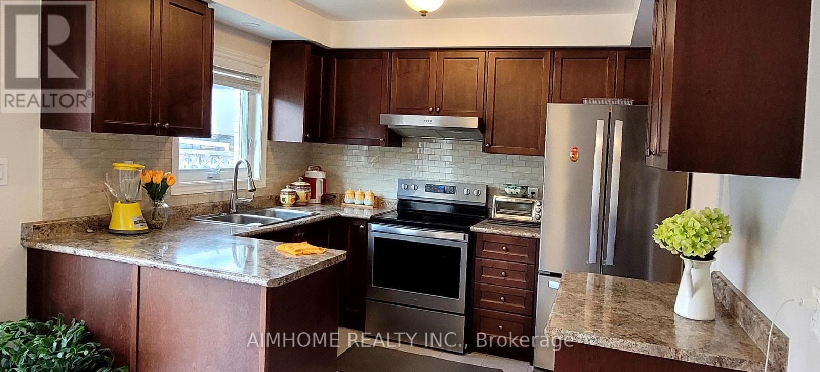 42 Piane Avenue, Brampton, Ontario  L6Y 4X9 - Photo 8 - W13033458