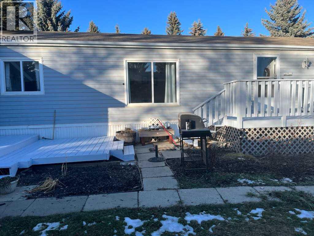 12, 6405 54 Street, Ponoka, Alberta  T4J 1M5 - Photo 3 - A2287141