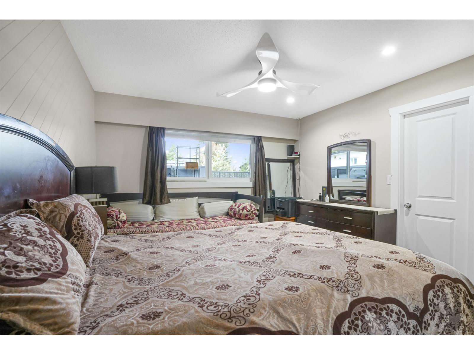 9027 Prince Charles Boulevard, Surrey, British Columbia  V3V 1R7 - Photo 16 - R3114594