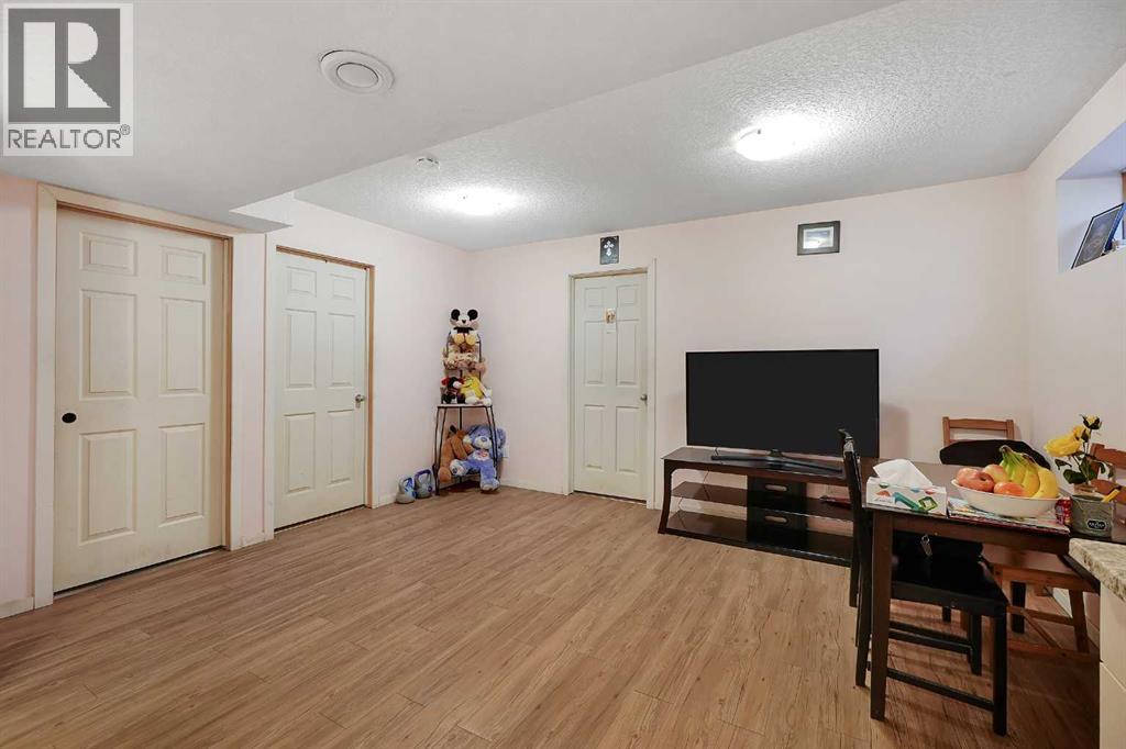 14 Marthas Close Ne, Calgary, Alberta  T3J 4P2 - Photo 38 - A2300029