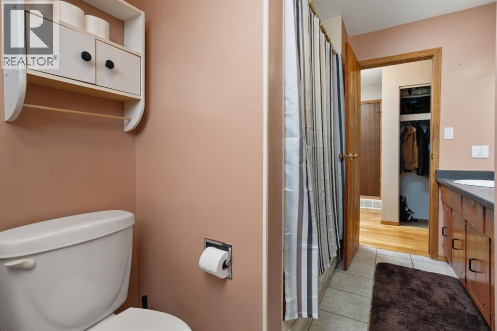 6607 44 Avenue, Camrose, Alberta  T4V 3L1 - Photo 16 - A2303700