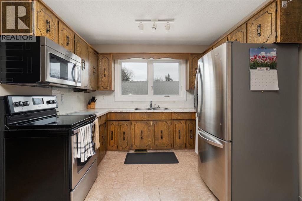 6607 44 Avenue, Camrose, Alberta  T4V 3L1 - Photo 6 - A2303700