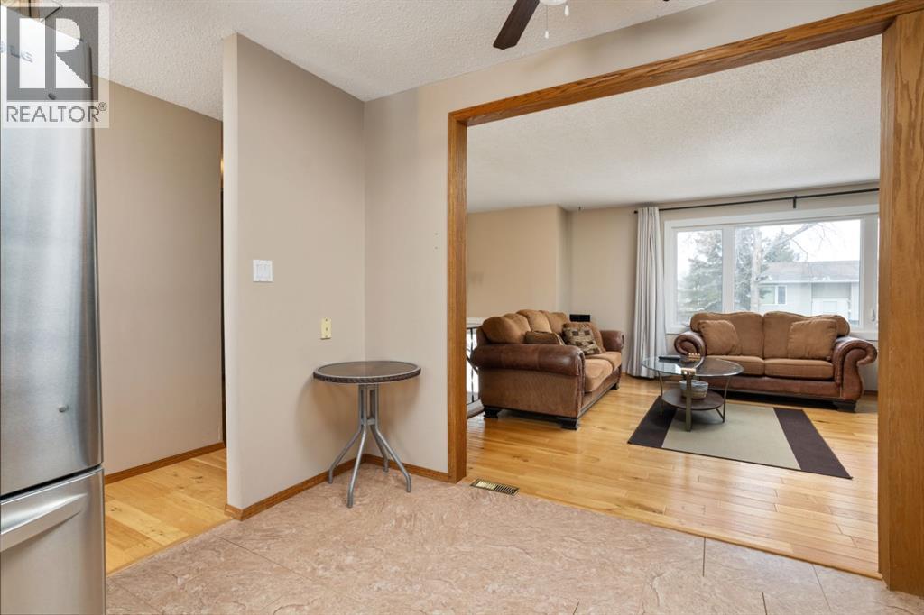 6607 44 Avenue, Camrose, Alberta  T4V 3L1 - Photo 9 - A2303700