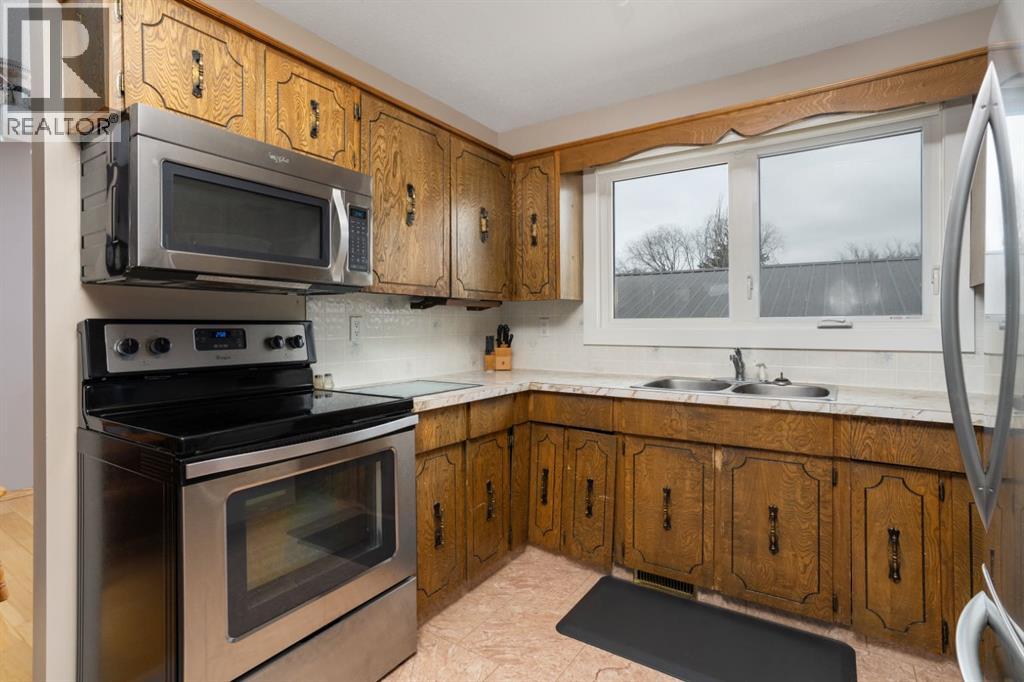 6607 44 Avenue, Camrose, Alberta  T4V 3L1 - Photo 8 - A2303700