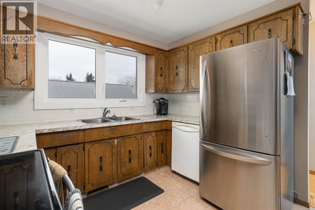 6607 44 Avenue, Camrose, Alberta  T4V 3L1 - Photo 7 - A2303700