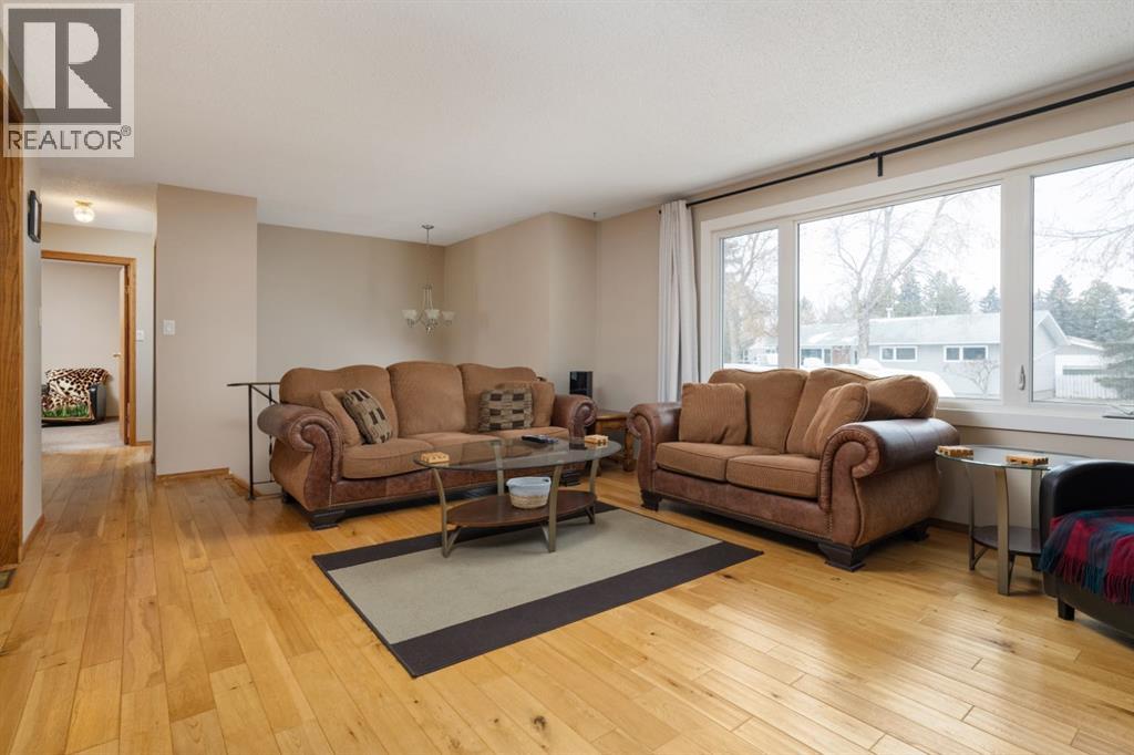 6607 44 Avenue, Camrose, Alberta  T4V 3L1 - Photo 2 - A2303700