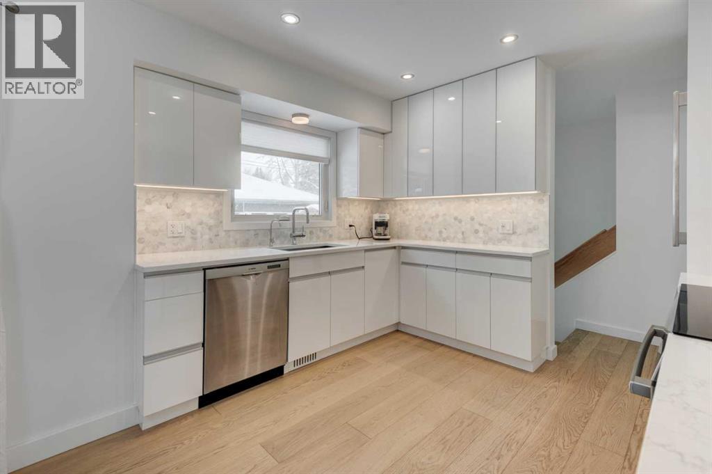 3119 46 Street SW, Calgary, Alberta  T3E 1W7 - Photo 10 - A2299182