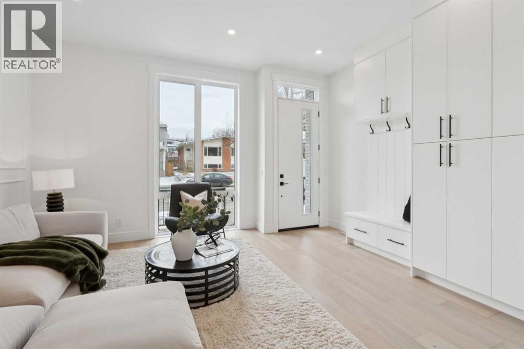 4214 16 Street SW, Calgary, Alberta  T2T 4H6 - Photo 4 - A2299493