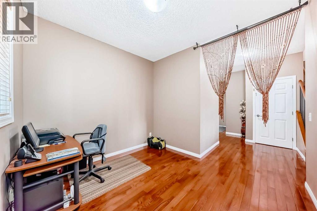 148 Saddlecrest Gardens Ne, Calgary, Alberta  T3J 0C3 - Photo 16 - A2303650