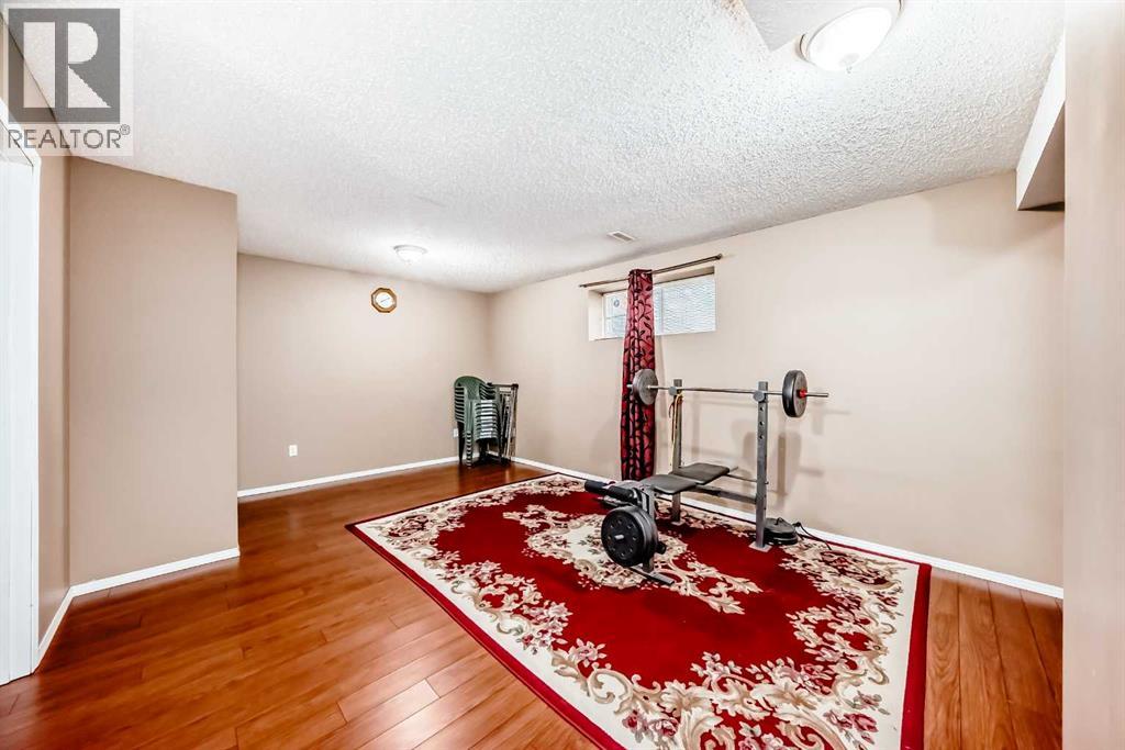 148 Saddlecrest Gardens Ne, Calgary, Alberta  T3J 0C3 - Photo 32 - A2303650