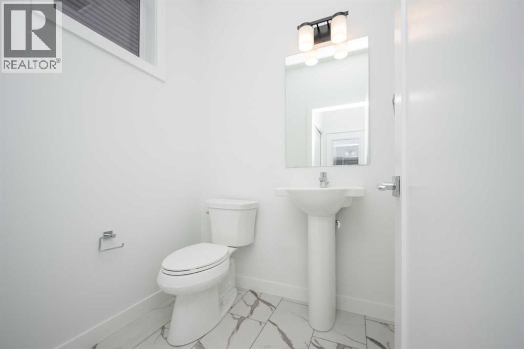 1020 West Lakeview Drive, Chestermere, Alberta  T1X 2T3 - Photo 39 - A2286457