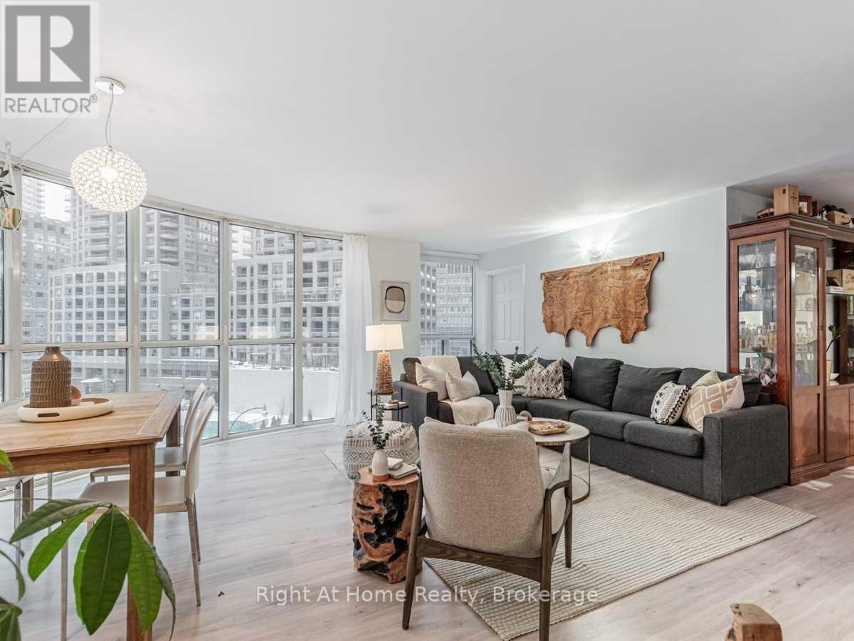 513 - 24 Wellesley Street W, Toronto, Ontario  M4Y 2X6 - Photo 10 - C13033498