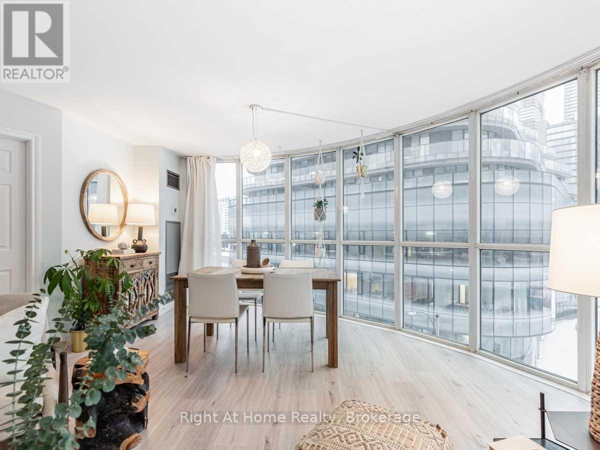 513 - 24 Wellesley Street W, Toronto, Ontario  M4Y 2X6 - Photo 14 - C13033498