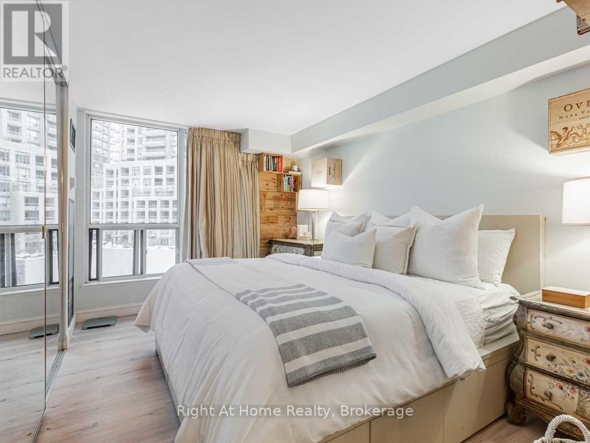 513 - 24 Wellesley Street W, Toronto, Ontario  M4Y 2X6 - Photo 26 - C13033498