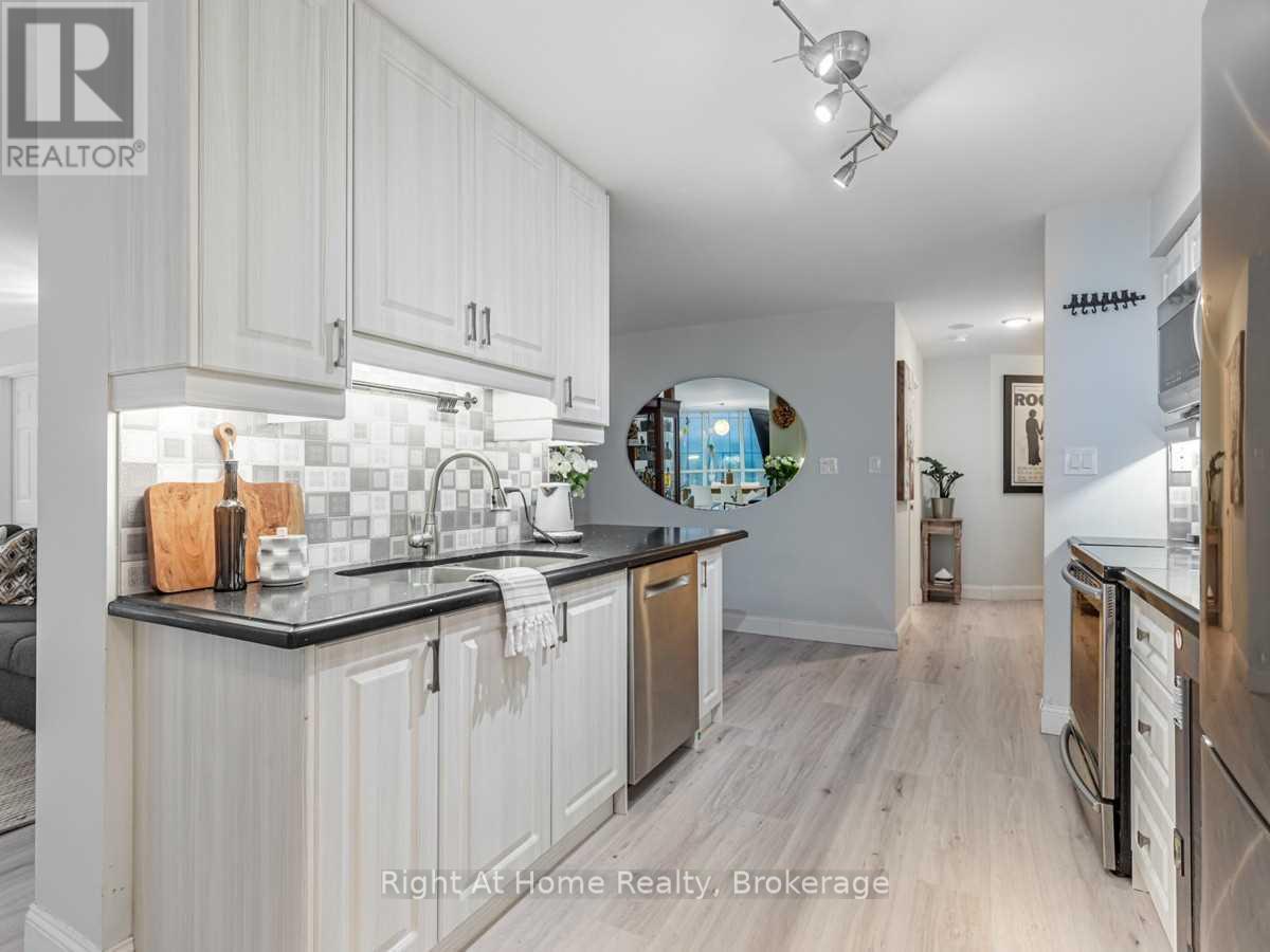 513 - 24 Wellesley Street W, Toronto, Ontario  M4Y 2X6 - Photo 9 - C13033498