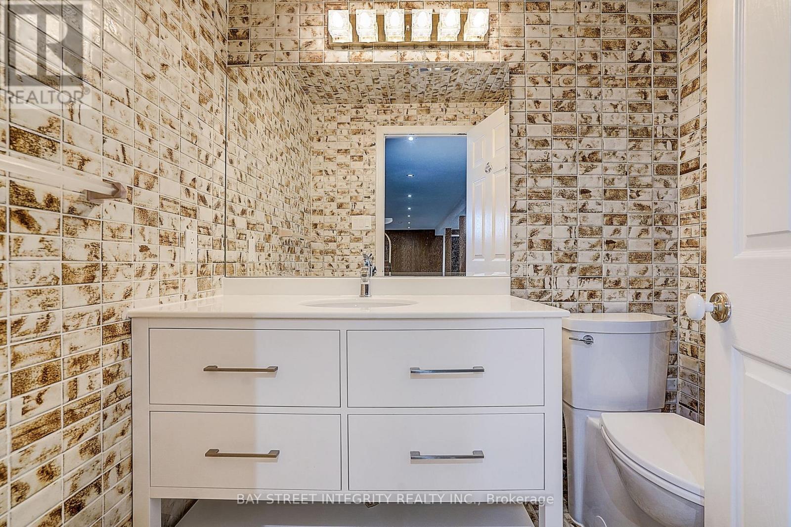 46 Caravan Drive, Toronto, Ontario  M3B 1N3 - Photo 32 - C13033486