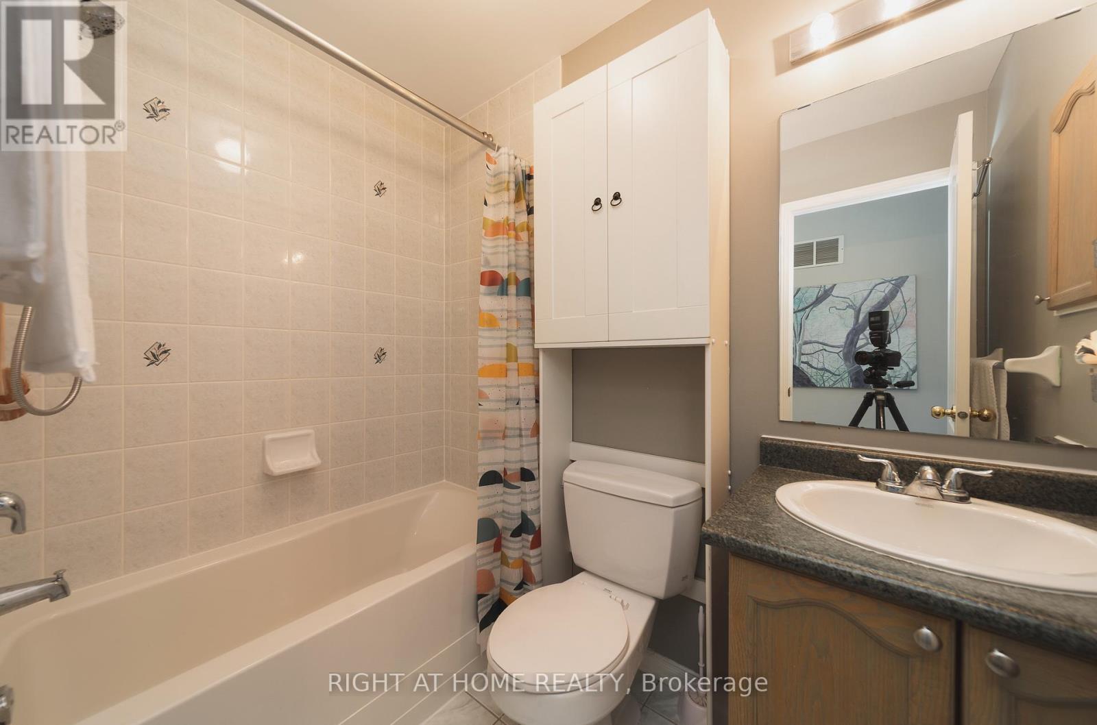 1251 Lamont Crescent, Milton, Ontario  L9T 6W4 - Photo 23 - W12908180