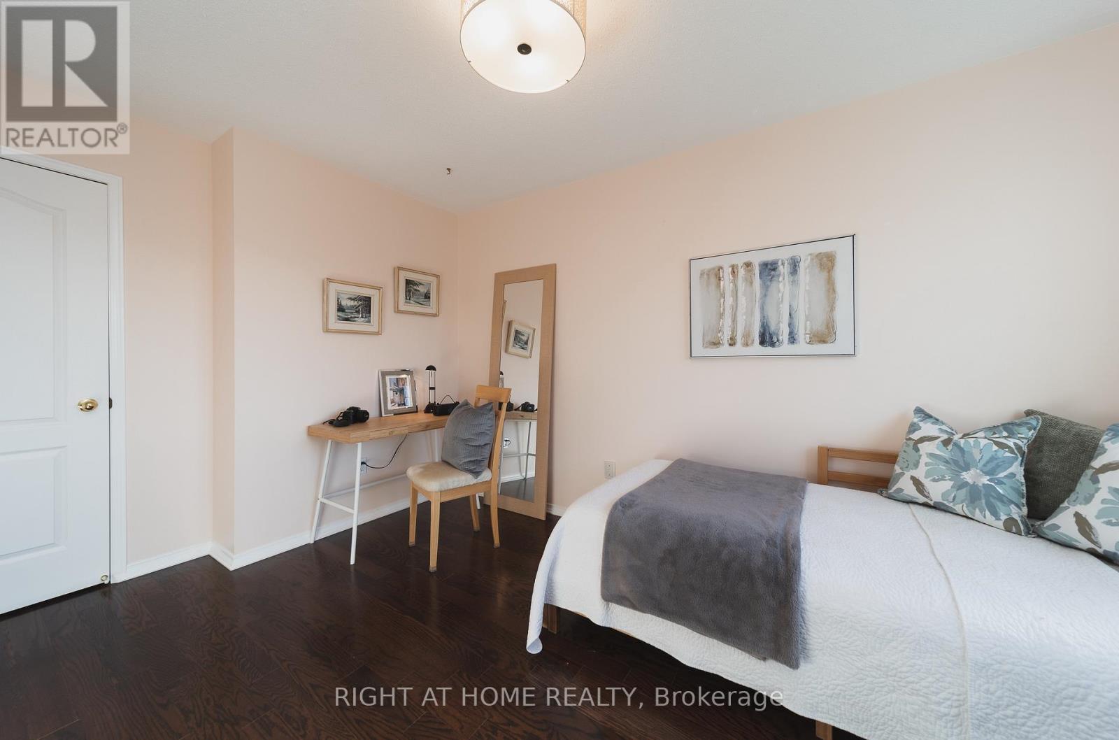 1251 Lamont Crescent, Milton, Ontario  L9T 6W4 - Photo 25 - W12908180