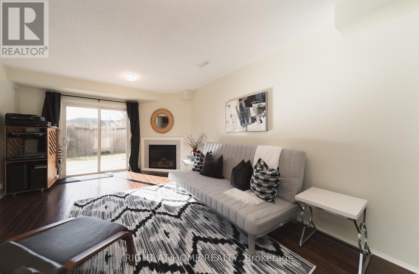 1251 Lamont Crescent, Milton, Ontario  L9T 6W4 - Photo 29 - W12908180