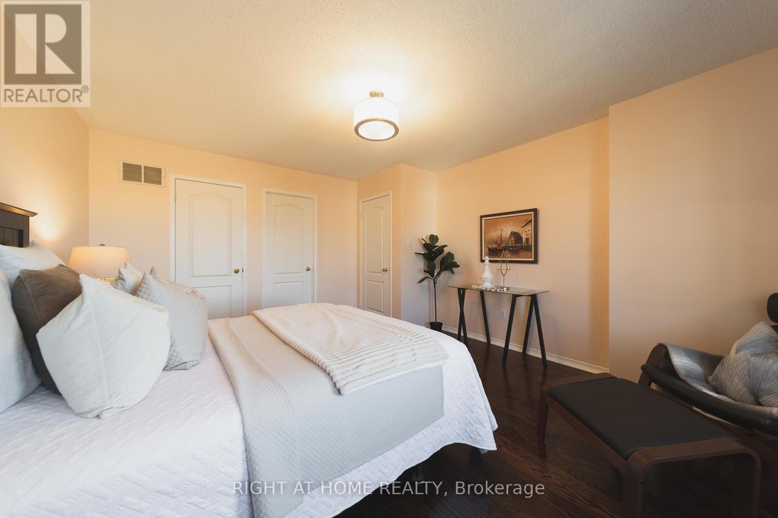 1251 Lamont Crescent, Milton, Ontario  L9T 6W4 - Photo 20 - W12908180