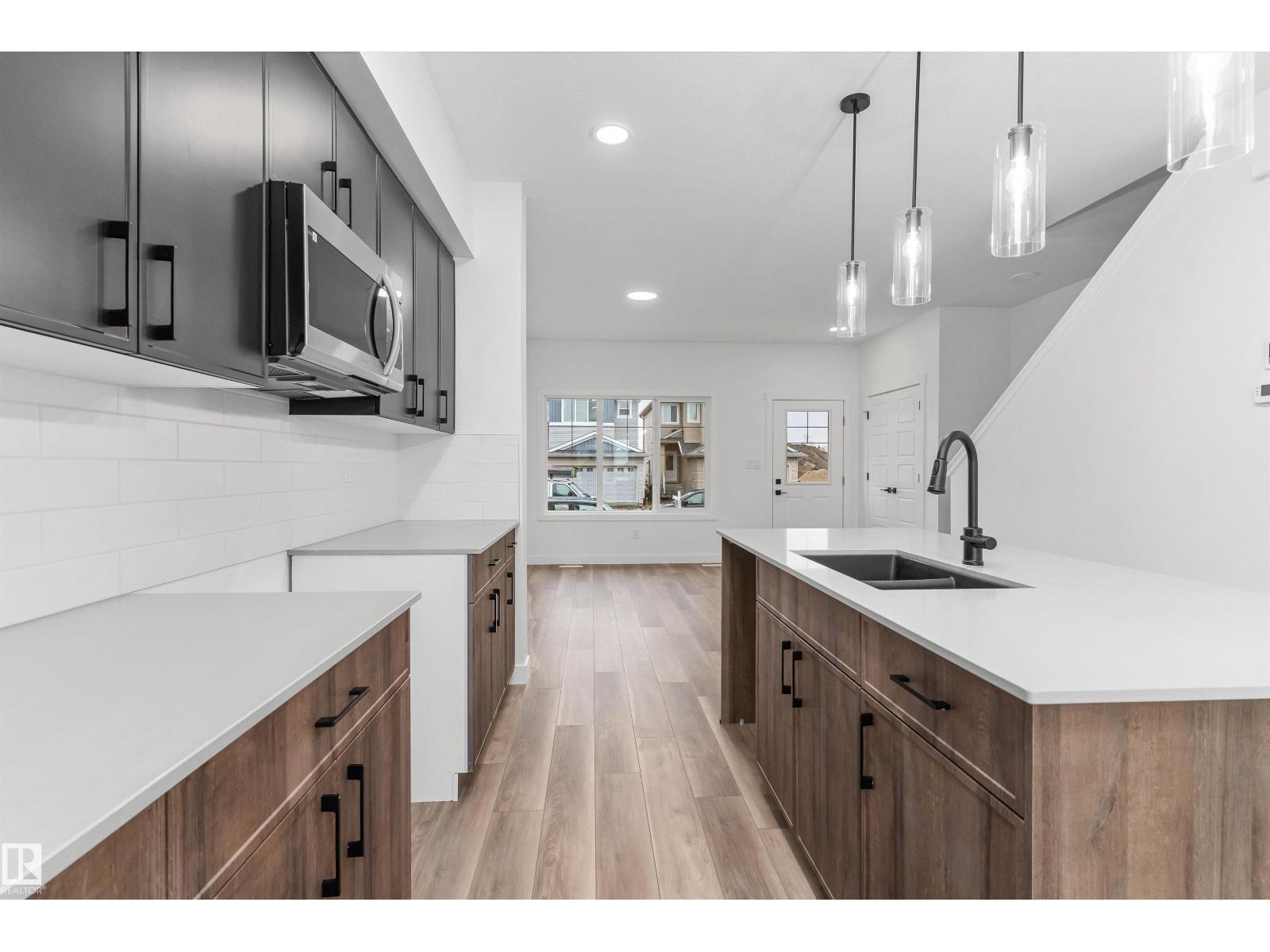 1052 14 Av Nw, Edmonton, Alberta  T6T 2W7 - Photo 9 - E4477566