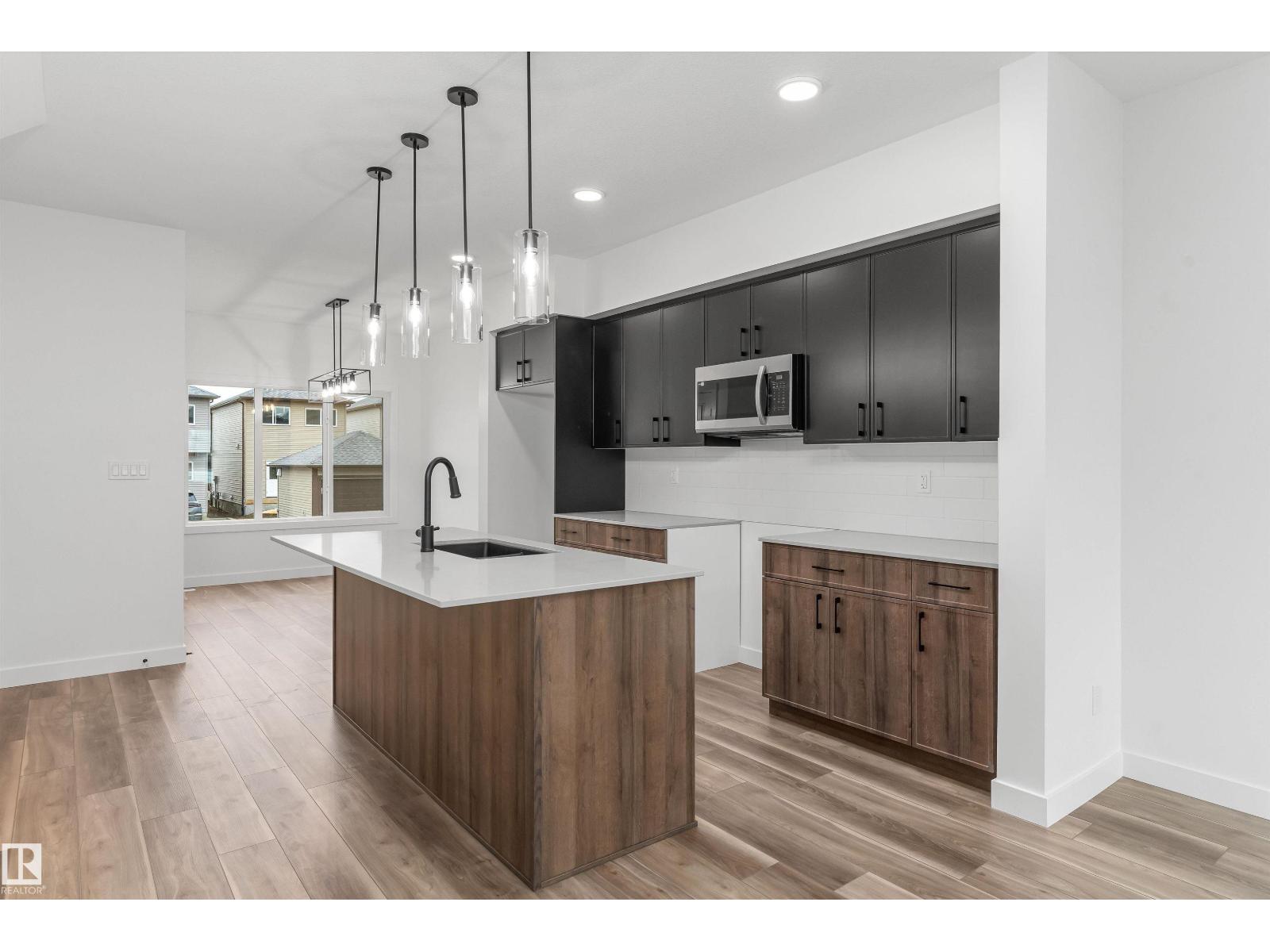 1052 14 Av Nw, Edmonton, Alberta  T6T 2W7 - Photo 10 - E4477566