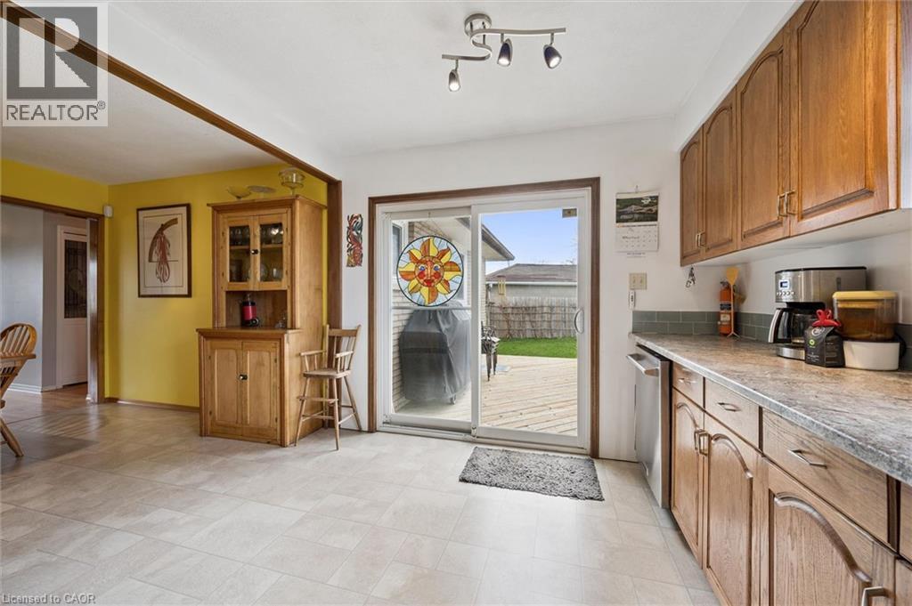 26 Parkhill Court, Kitchener, Ontario  N2C 2C4 - Photo 10 - 40822376