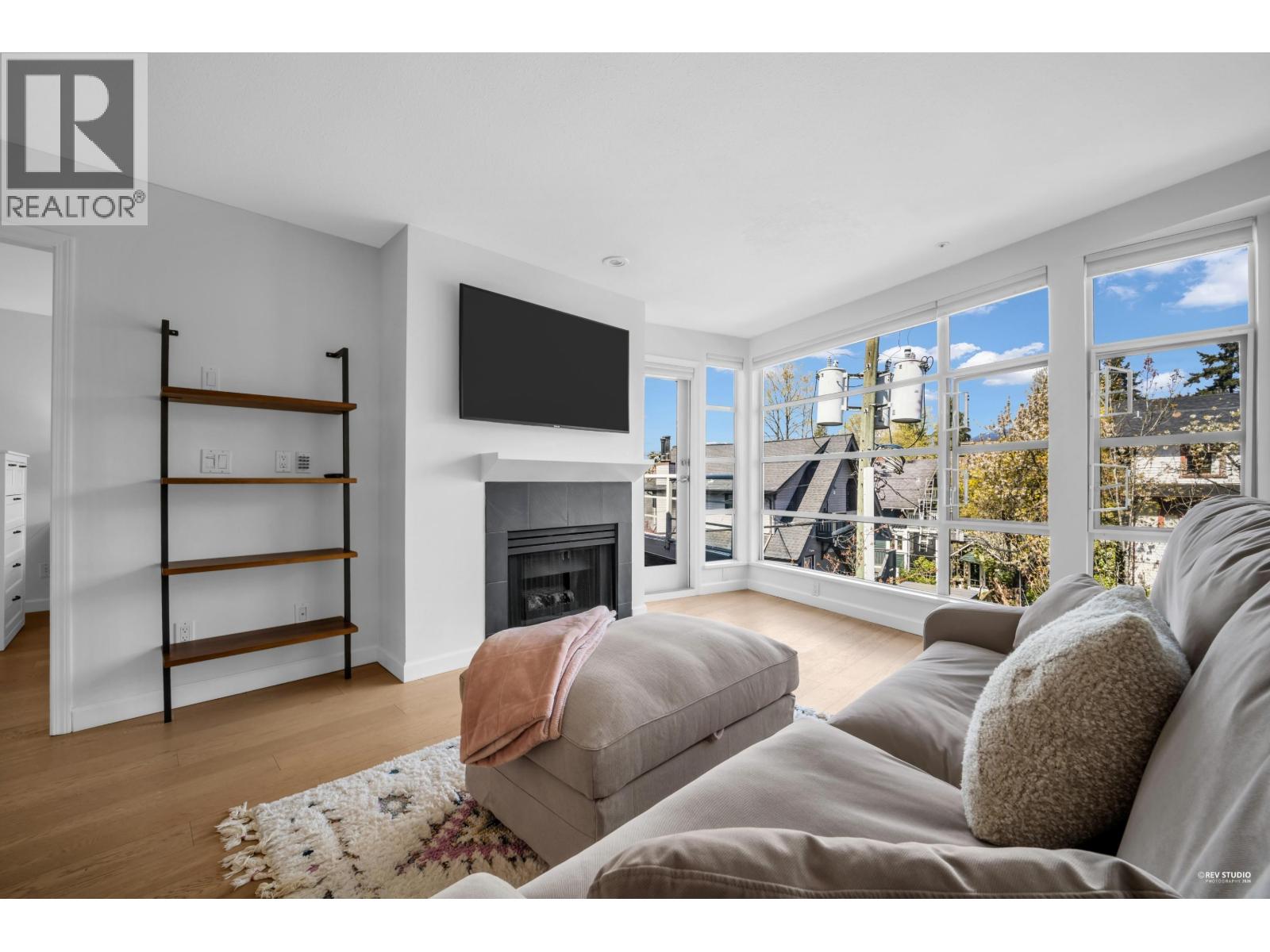 404 2575 W 4th Avenue, Vancouver, British Columbia  V6K 1P5 - Photo 3 - R3114009