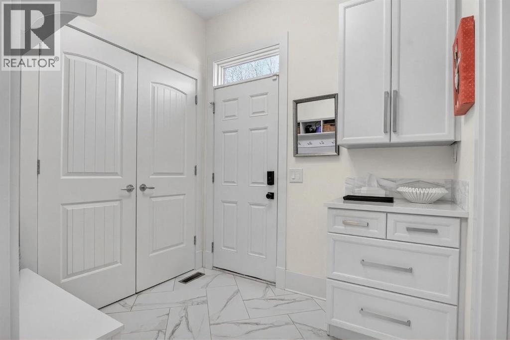 2011 43 Avenue SW, Calgary, Alberta  T2T 2N3 - Photo 11 - A2302386