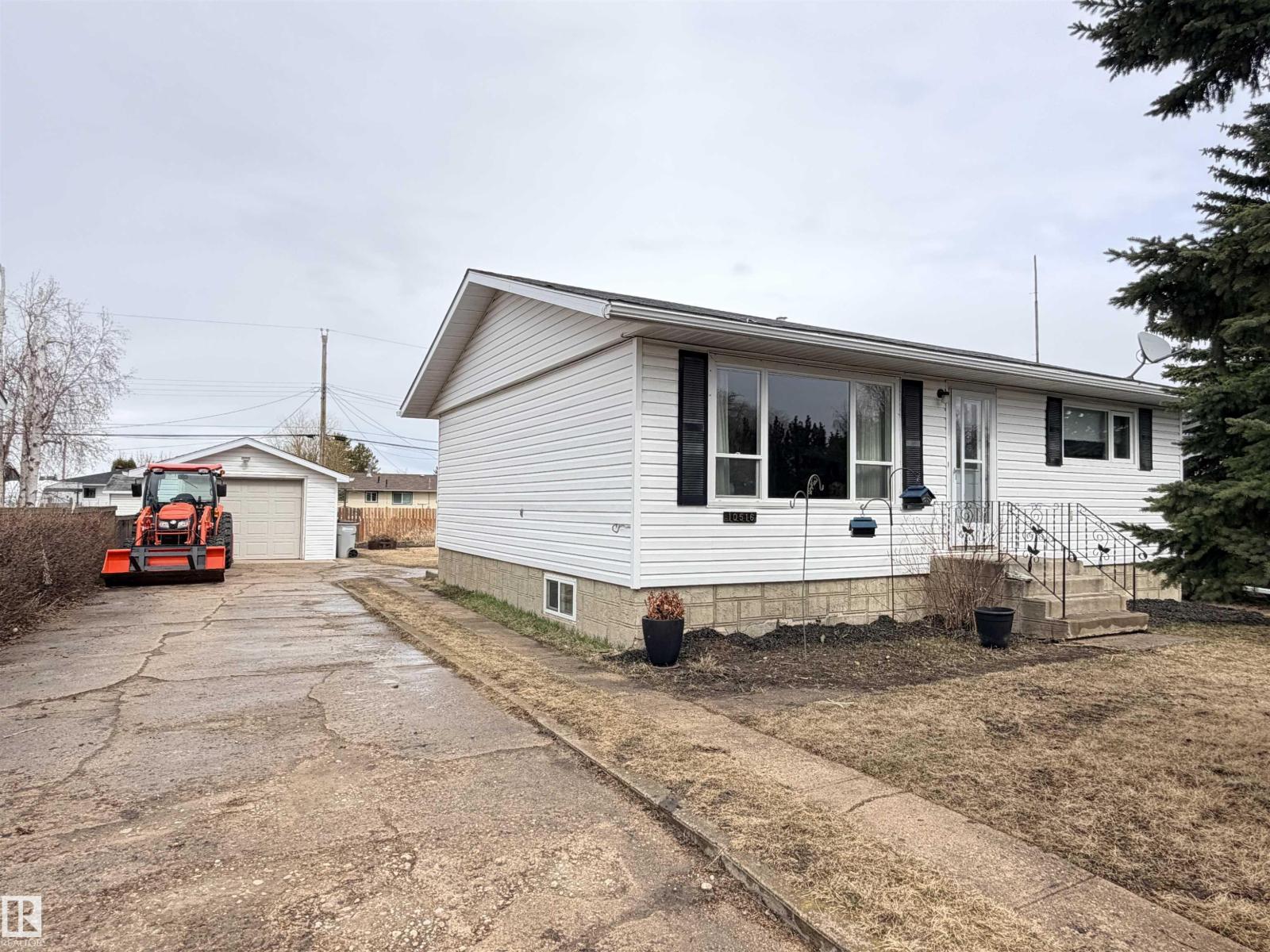 10516 104 St, Westlock, Alberta  T7P 1M1 - Photo 3 - E4483663