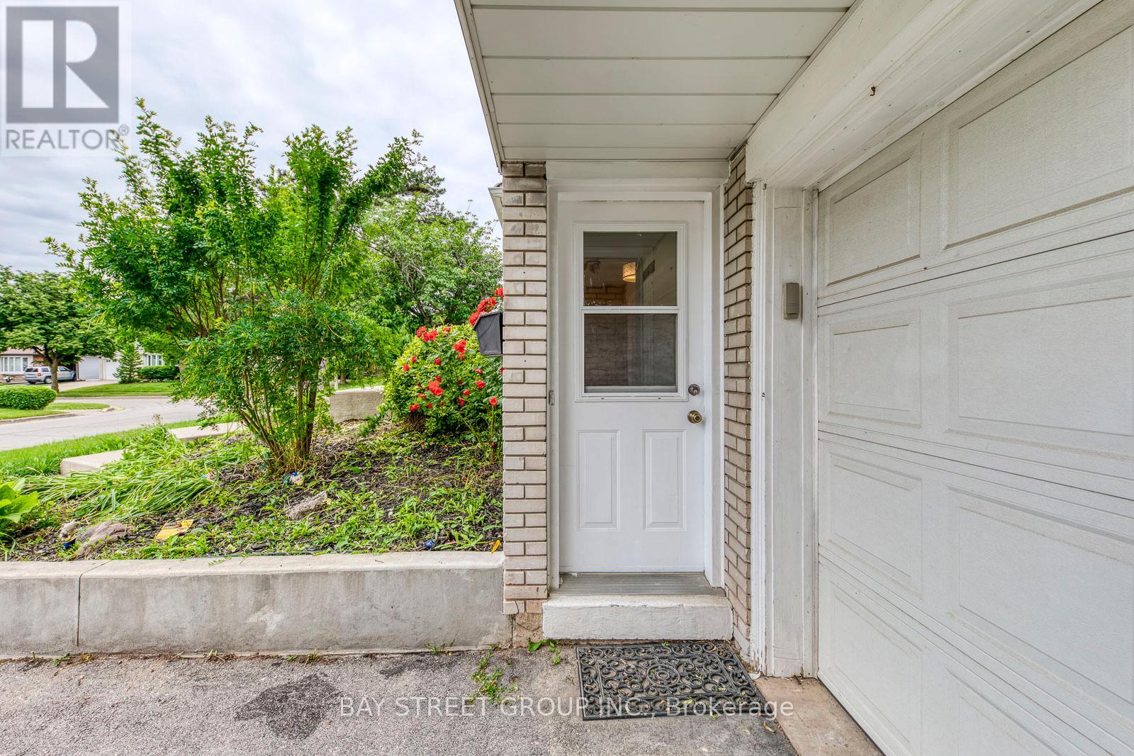 4351 Dublin Crescent, Burlington, Ontario  L7L 2S4 - Photo 7 - W13033484