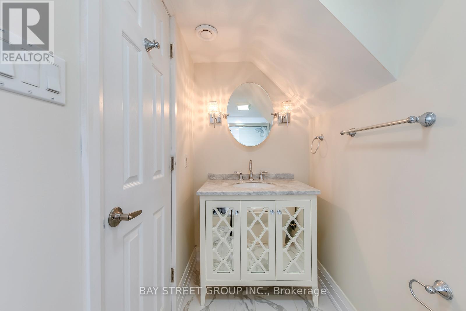 4351 Dublin Crescent, Burlington, Ontario  L7L 2S4 - Photo 9 - W13033484