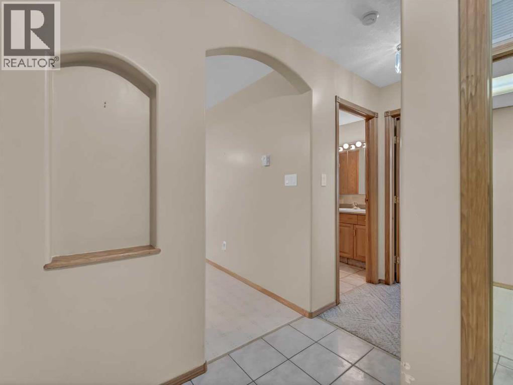 208, 1182 Southview Drive SE, Medicine Hat, Alberta  T1B 4L2 - Photo 5 - A2282062