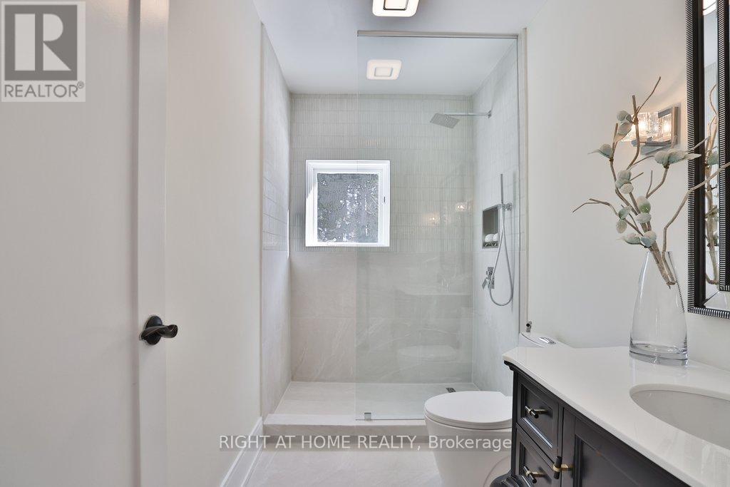 471 Country Club Crescent, Mississauga, Ontario  L5J 2P9 - Photo 18 - W12944366