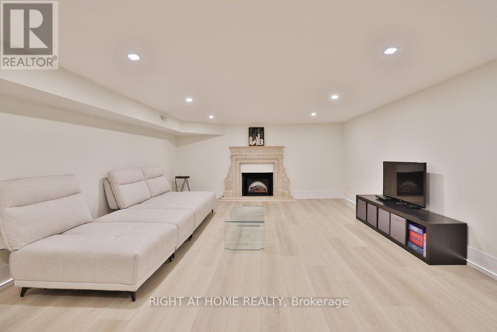 471 Country Club Crescent, Mississauga, Ontario  L5J 2P9 - Photo 41 - W12944366