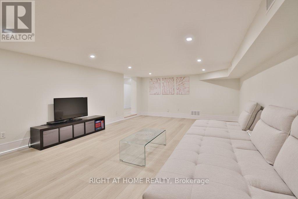 471 Country Club Crescent, Mississauga, Ontario  L5J 2P9 - Photo 42 - W12944366