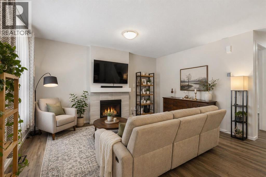 33 Carringham Heights NW, Calgary, Alberta  T3P 1V9 - Photo 7 - A2302218