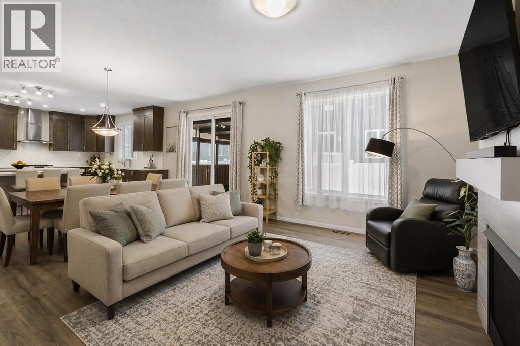 33 Carringham Heights NW, Calgary, Alberta  T3P 1V9 - Photo 5 - A2302218