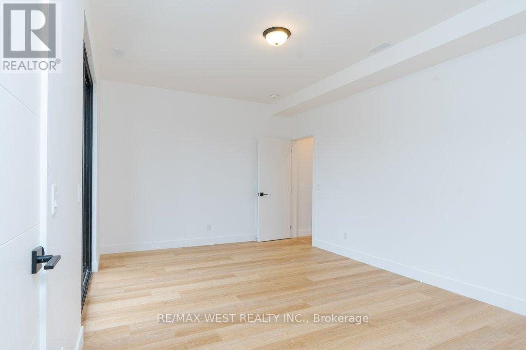 63 Lonborough Avenue, Toronto, Ontario  M6M 1X2 - Photo 12 - W12953792