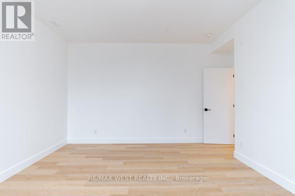 63 Lonborough Avenue, Toronto, Ontario  M6M 1X2 - Photo 5 - W12953792