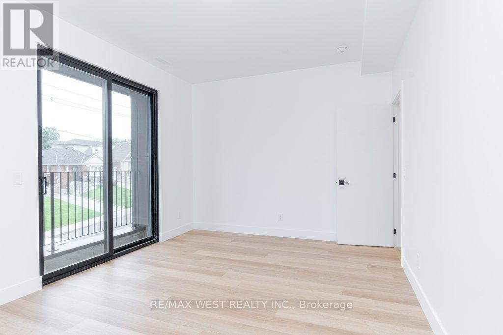 63 Lonborough Avenue, Toronto, Ontario  M6M 1X2 - Photo 9 - W12953792